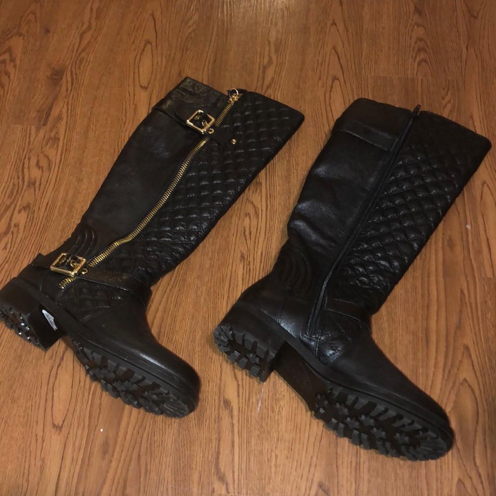 Steve Madden Black Moto boots w/Gold Zippers